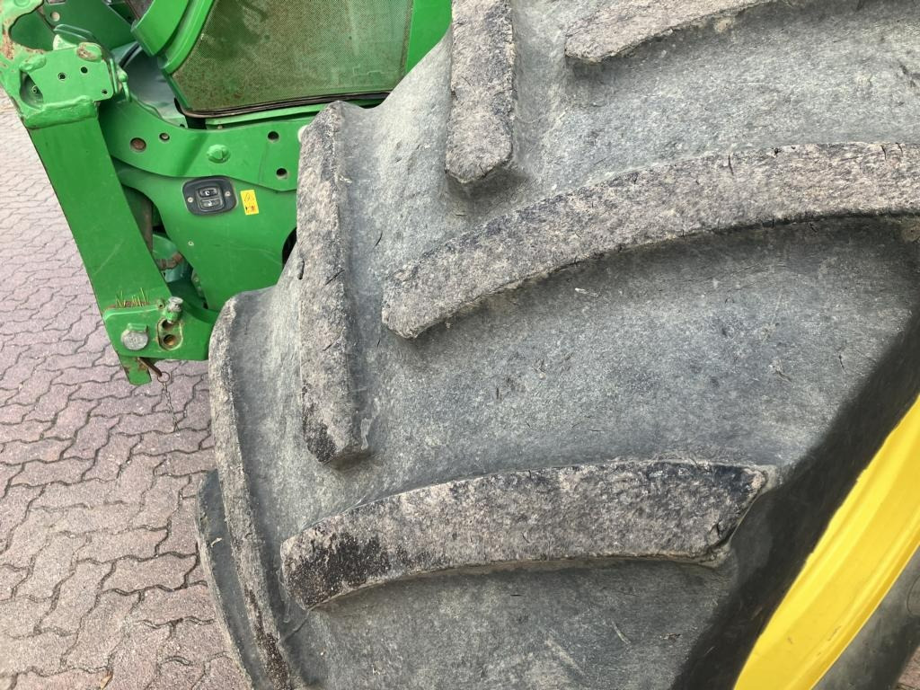 John Deere 6215R - Traktor: gambar 2 John Deere 6215R - Traktor: gambar 2