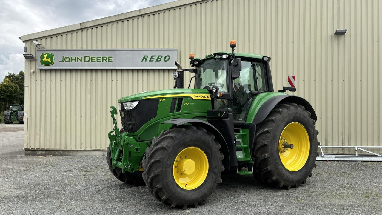 John Deere 6M240 - Traktor: gambar 1 John Deere 6M240 - Traktor: gambar 1
