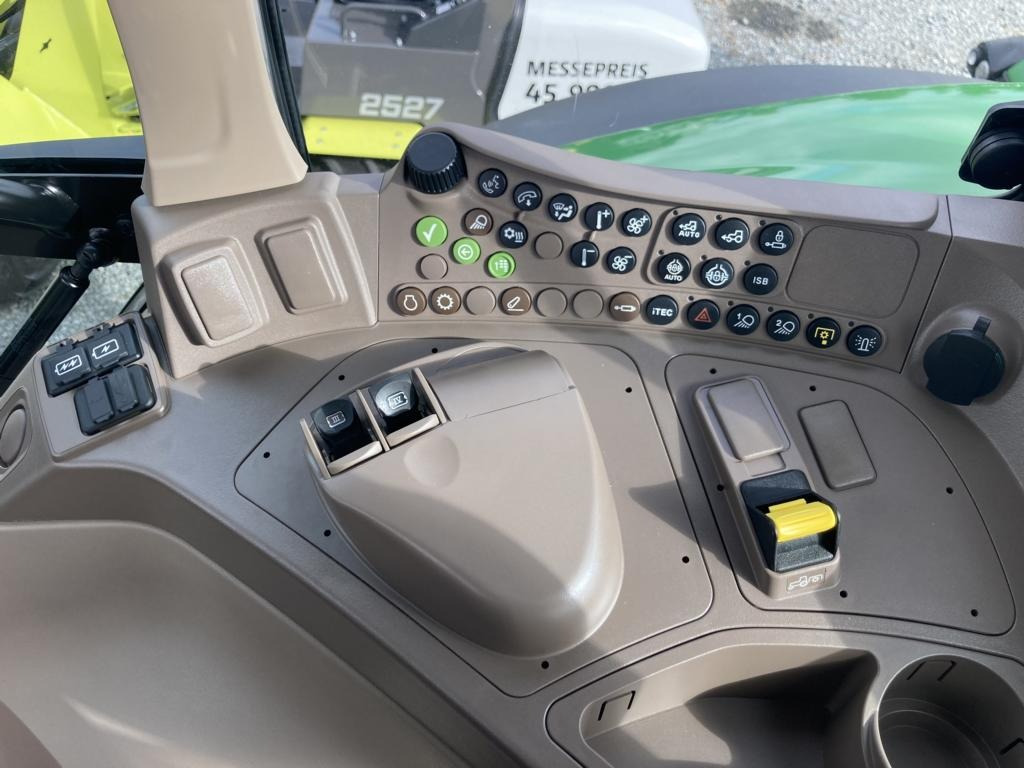 John Deere 6M240 - Traktor: gambar 3 John Deere 6M240 - Traktor: gambar 3