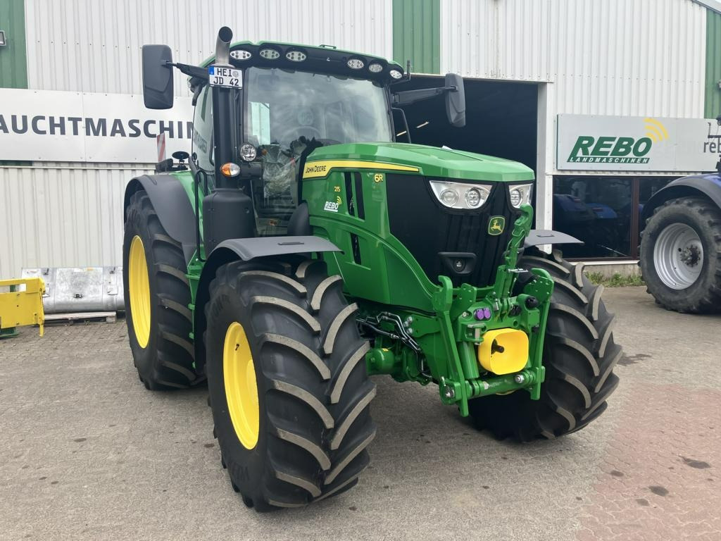John Deere 6R215 - Traktor: gambar 1 John Deere 6R215 - Traktor: gambar 1