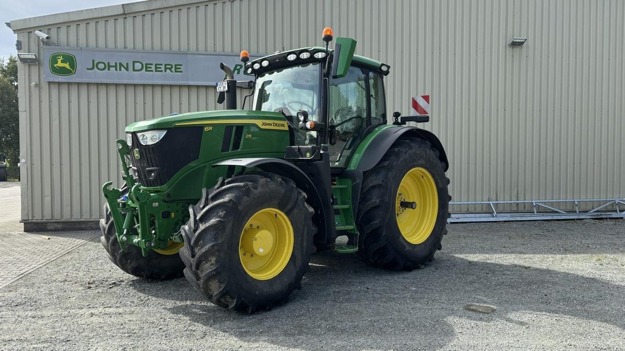 John Deere 6R215 - Traktor: gambar 1 John Deere 6R215 - Traktor: gambar 1