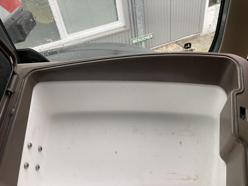 John Deere 6R250 - Traktor: gambar 4 John Deere 6R250 - Traktor: gambar 4