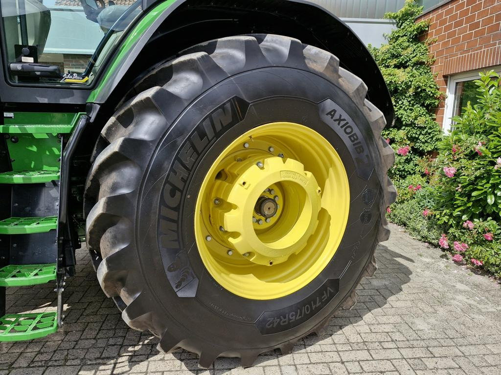 Traktor baru John Deere 7R330: gambar 11