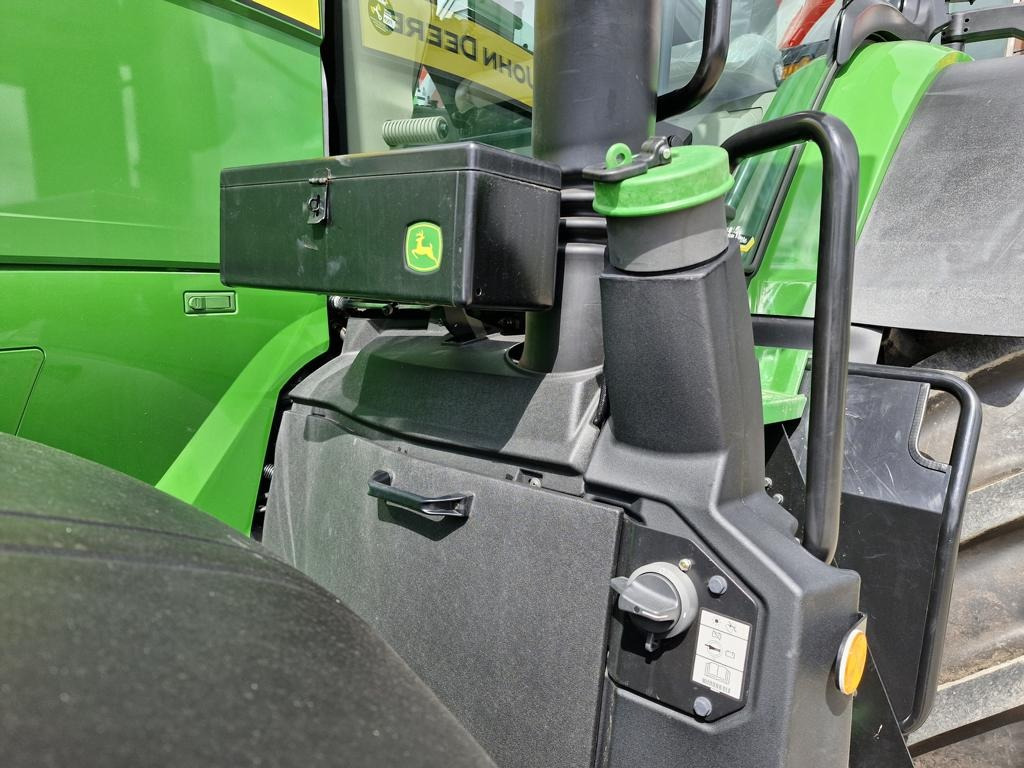 Traktor baru John Deere 7R330: gambar 6