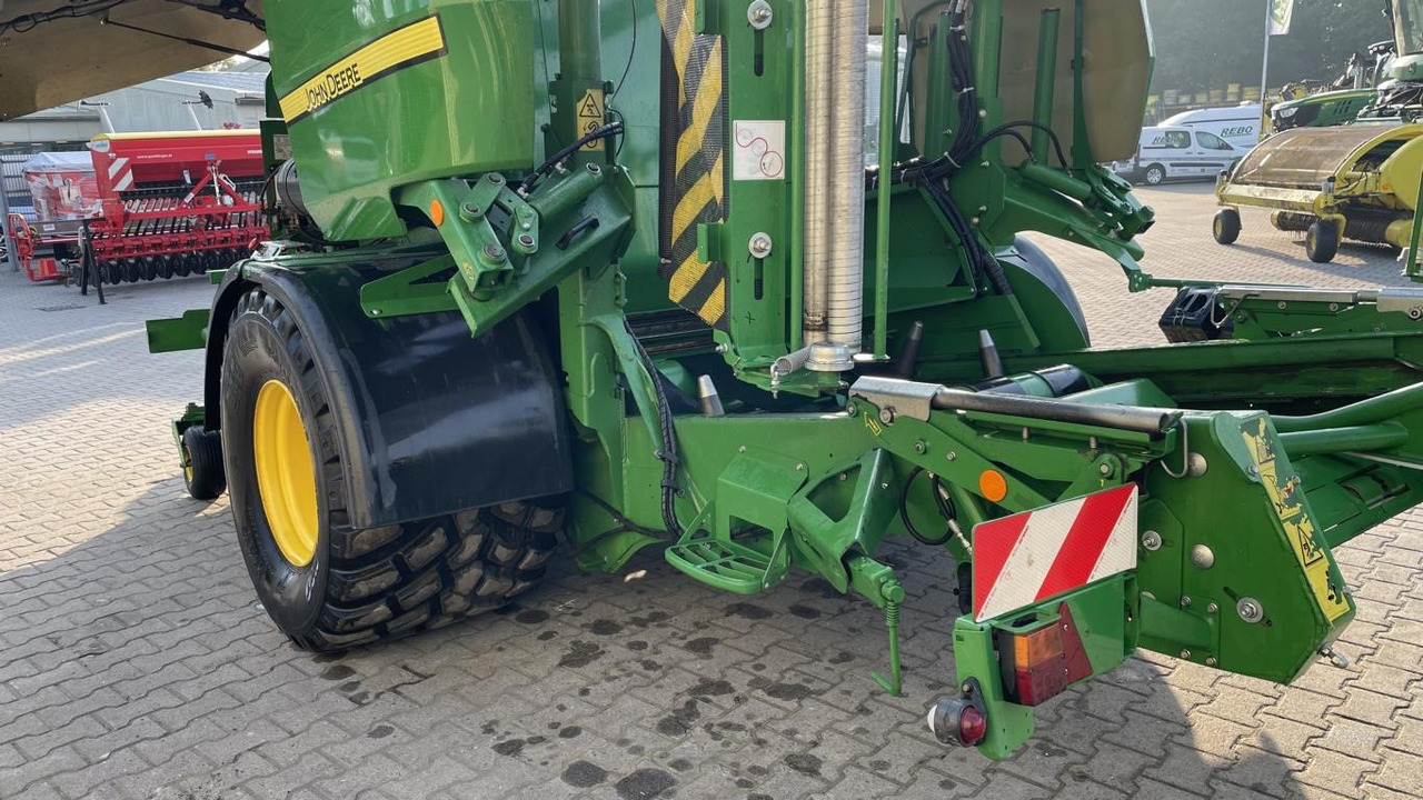 John Deere C441R - Peralatan untuk pembuatan jerami: gambar 4 John Deere C441R - Peralatan untuk pembuatan jerami: gambar 4