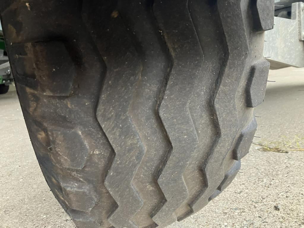 John Deere HD40X MY23 - Header biji-bijian: gambar 2 John Deere HD40X MY23 - Header biji-bijian: gambar 2