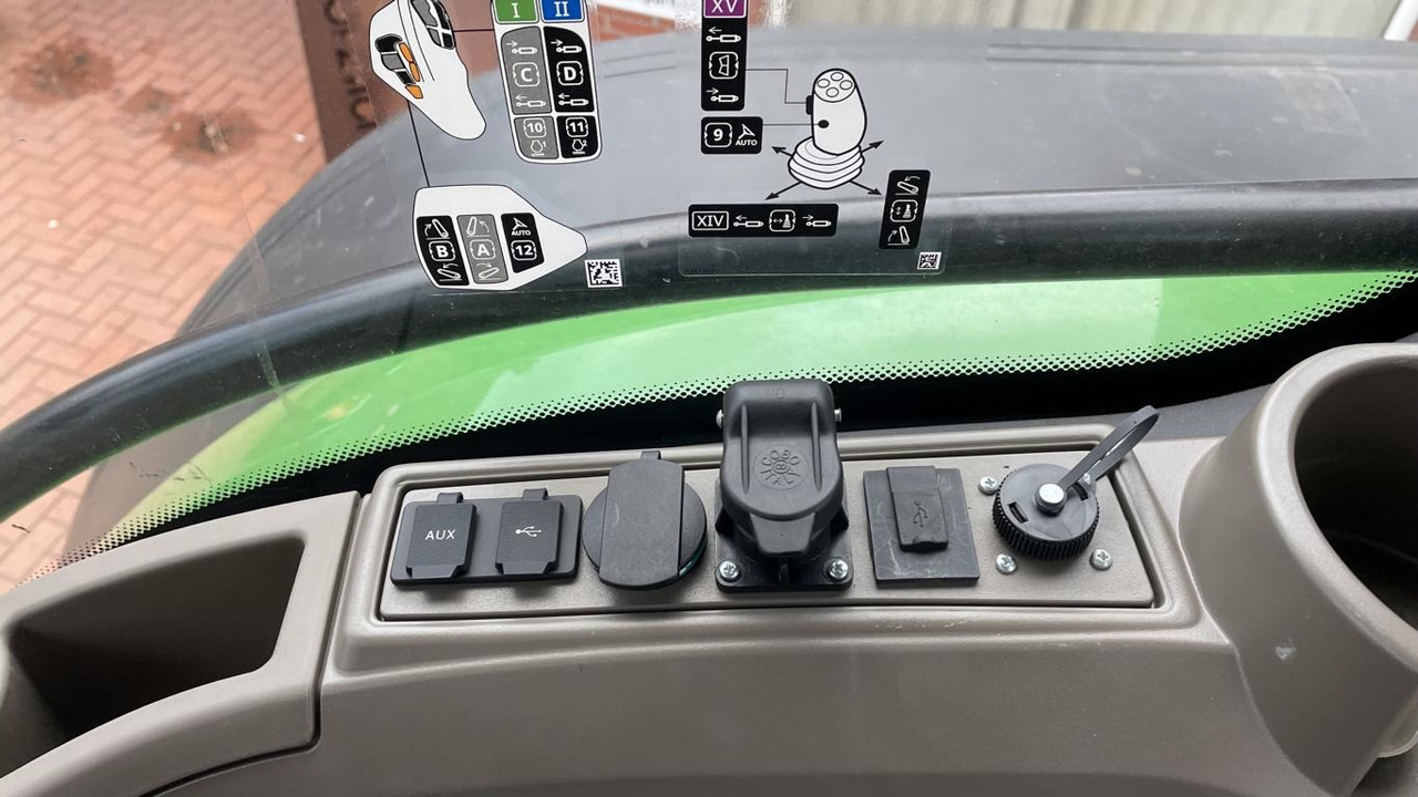 Leasing John Deere TRAKTOR 7R350 John Deere TRAKTOR 7R350: gambar 16 Leasing John Deere TRAKTOR 7R350 John Deere TRAKTOR 7R350: gambar 16