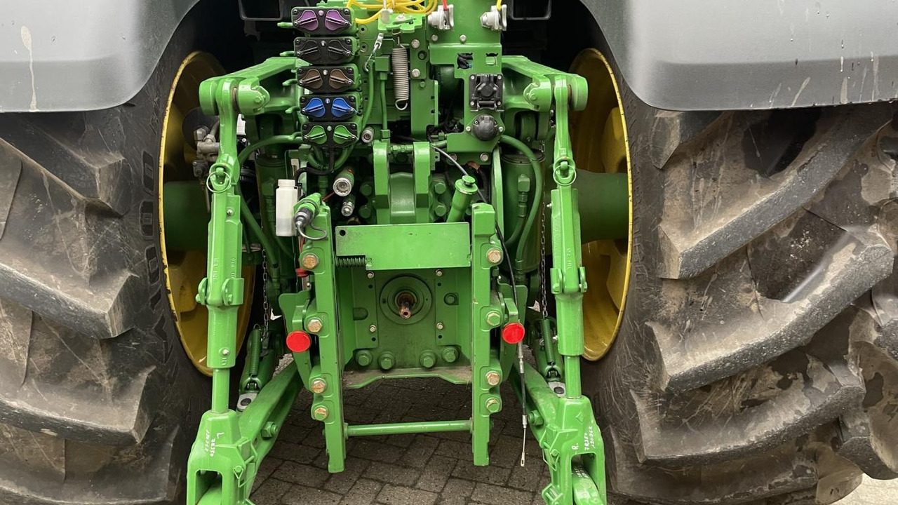 Traktor baru John Deere TRAKTOR 7R350: gambar 30 Traktor baru John Deere TRAKTOR 7R350: gambar 30