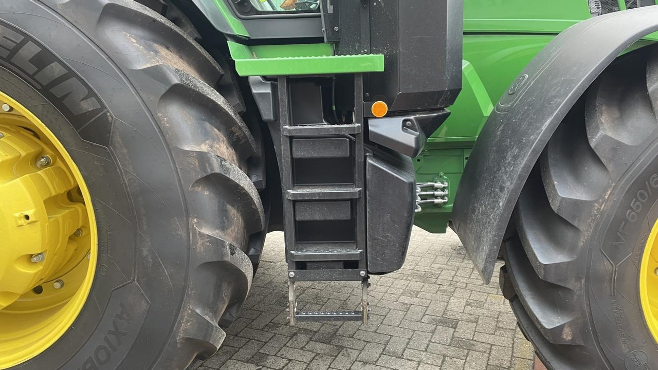 Leasing John Deere TRAKTOR 7R350 John Deere TRAKTOR 7R350: gambar 40 Leasing John Deere TRAKTOR 7R350 John Deere TRAKTOR 7R350: gambar 40