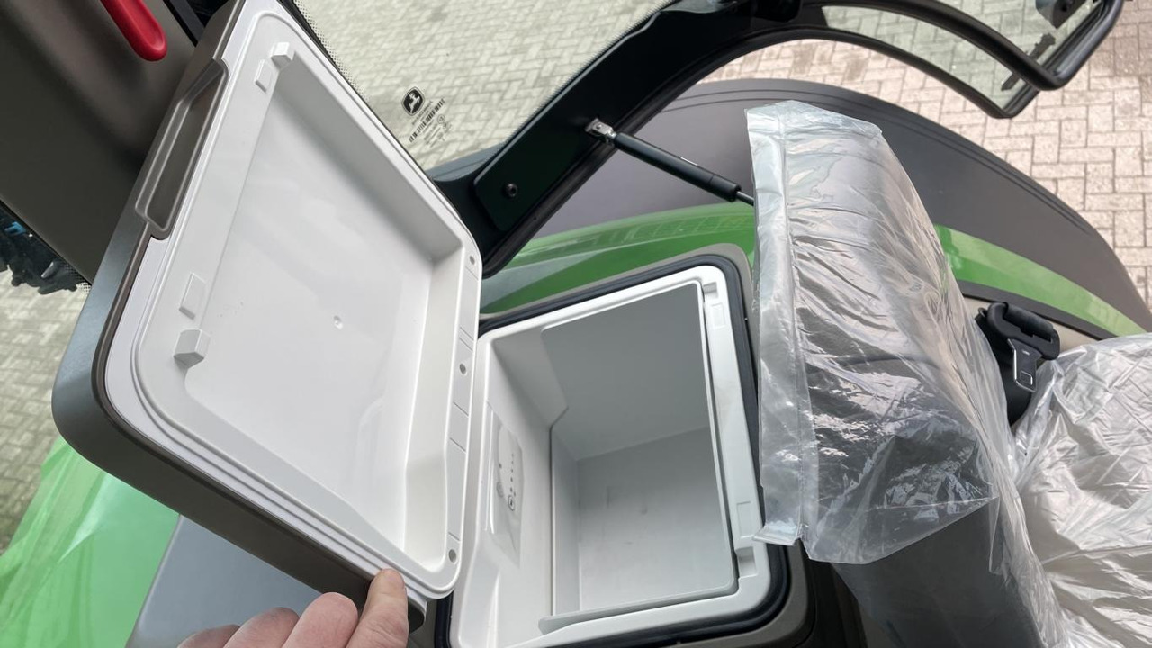 Leasing John Deere TRAKTOR 7R350 John Deere TRAKTOR 7R350: gambar 8 Leasing John Deere TRAKTOR 7R350 John Deere TRAKTOR 7R350: gambar 8