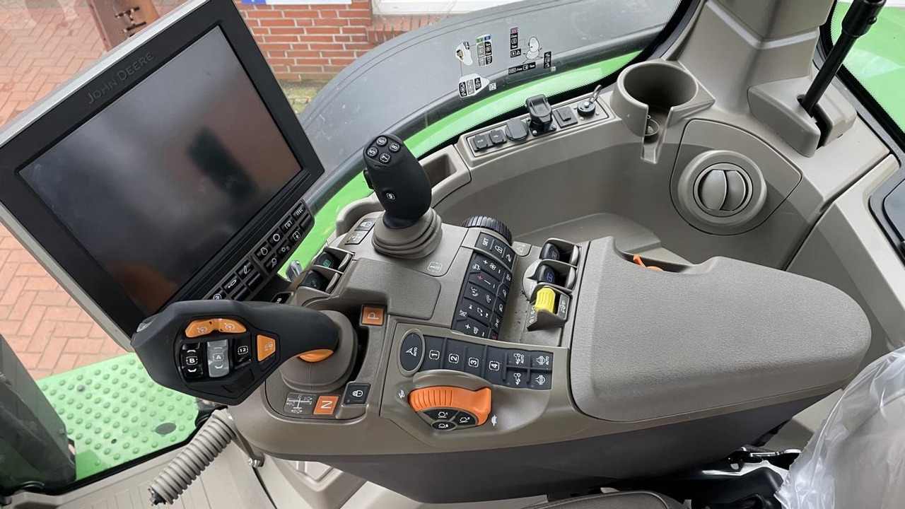 Leasing John Deere TRAKTOR 7R350 John Deere TRAKTOR 7R350: gambar 17 Leasing John Deere TRAKTOR 7R350 John Deere TRAKTOR 7R350: gambar 17