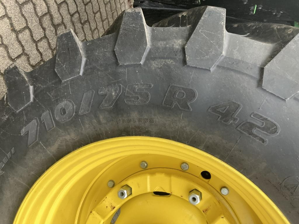 Traktor baru John Deere TRAKTOR 8R340: gambar 9