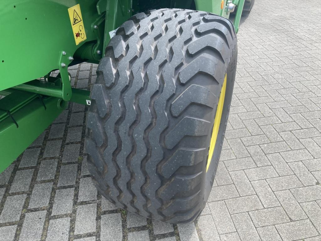 Pembungkus bale John Deere V461M: gambar 9