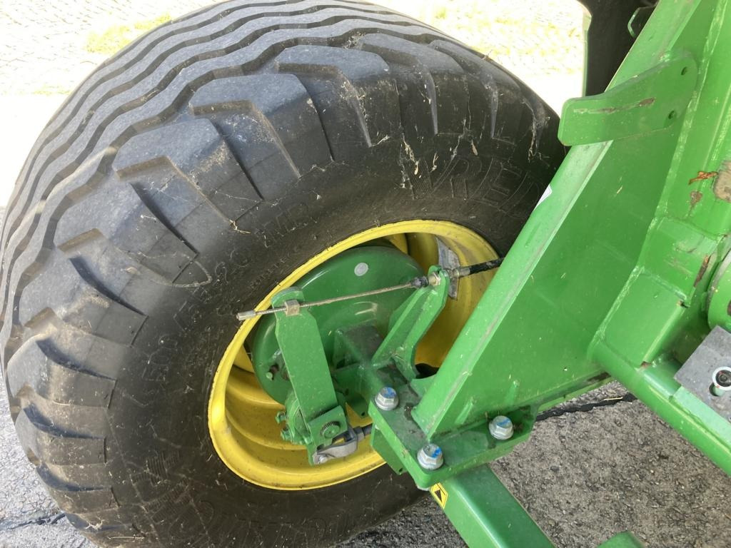 John Deere V461M - Pembungkus bale: gambar 2 John Deere V461M - Pembungkus bale: gambar 2