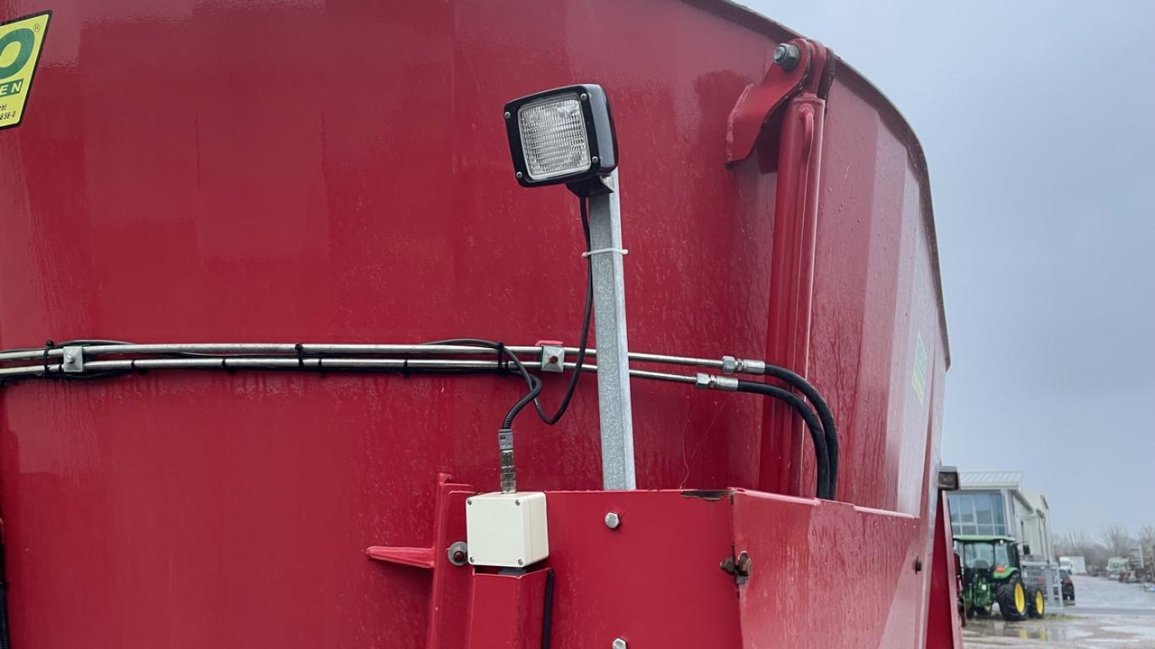 Mayer VM-16 SELBSTFAHRER - Mixer-pengumpan: gambar 3 Mayer VM-16 SELBSTFAHRER - Mixer-pengumpan: gambar 3