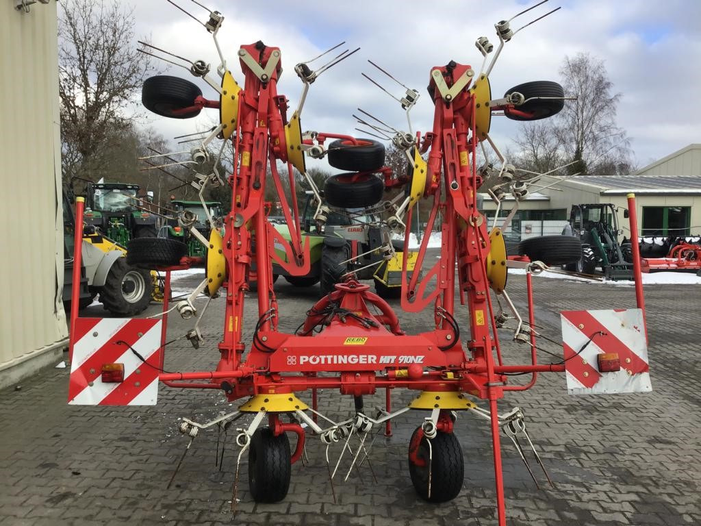 Pöttinger HIT 910 NZ - Tedder/ Menyapu: gambar 1 Pöttinger HIT 910 NZ - Tedder/ Menyapu: gambar 1
