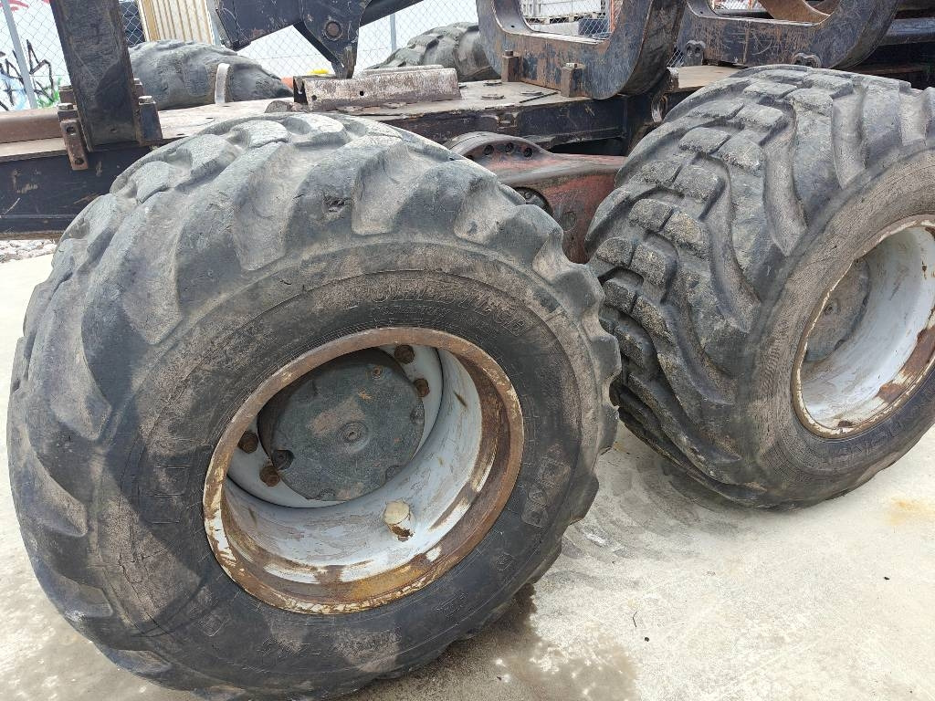 Komatsu 865 - Forwarder: gambar 4 Komatsu 865 - Forwarder: gambar 4