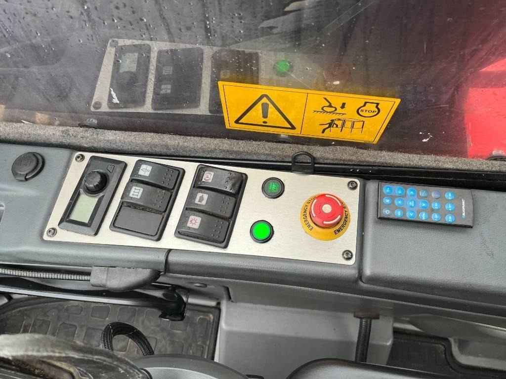 Komatsu 911.6 - Peralatan pemanen: gambar 4 Komatsu 911.6 - Peralatan pemanen: gambar 4