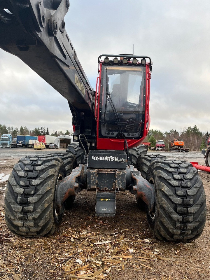 Komatsu 911 - Peralatan pemanen: gambar 4 Komatsu 911 - Peralatan pemanen: gambar 4