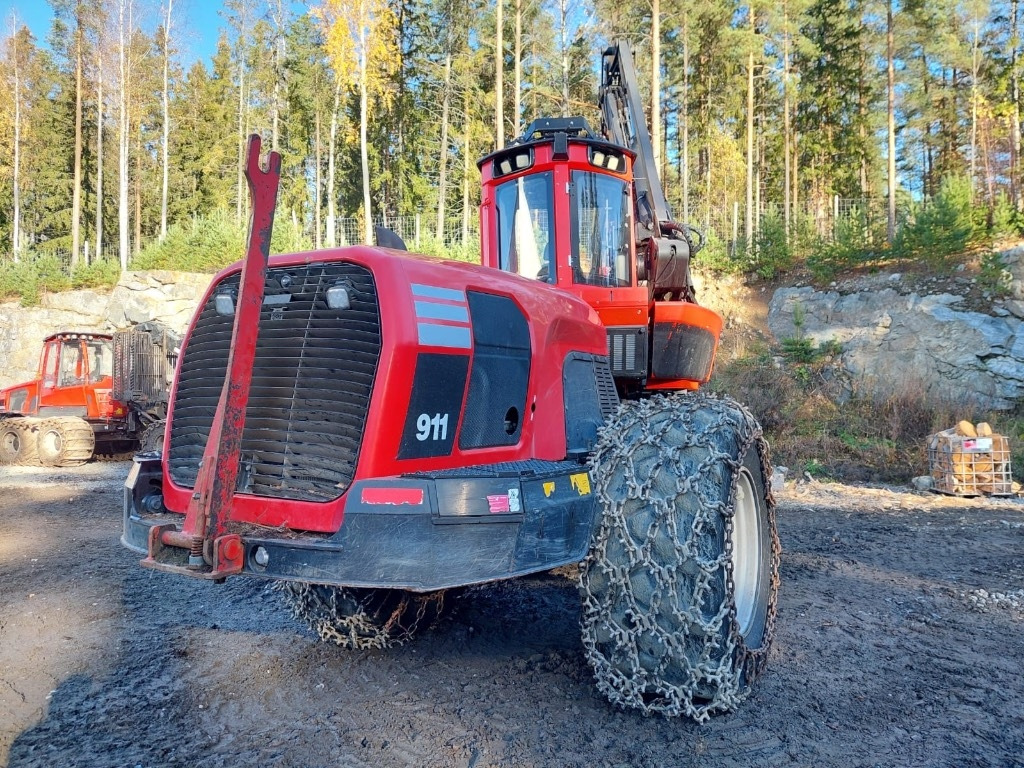 Komatsu 911 - Peralatan pemanen: gambar 4 Komatsu 911 - Peralatan pemanen: gambar 4