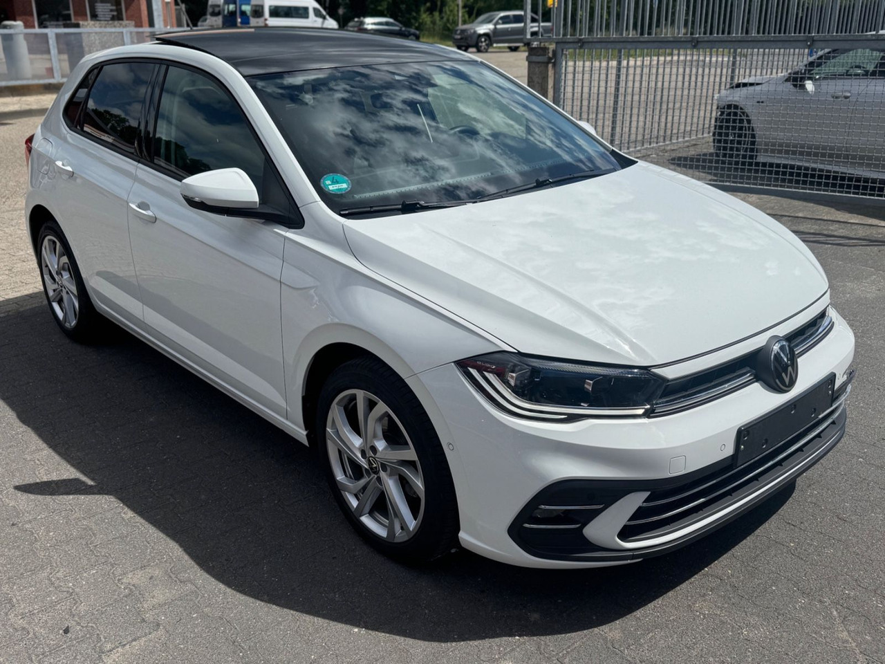 Volkswagen Polo Style 1.0 TSI DSG Pano / AHK / CAMERA - Mobil: gambar 4 Volkswagen Polo Style 1.0 TSI DSG Pano / AHK / CAMERA - Mobil: gambar 4