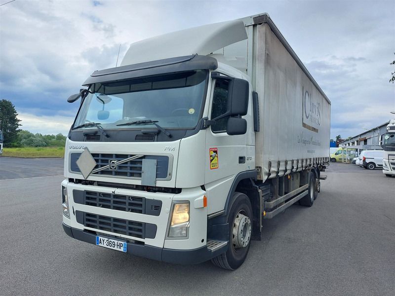 Volvo FM - Truk dengan terpal samping: gambar 1 Volvo FM - Truk dengan terpal samping: gambar 1