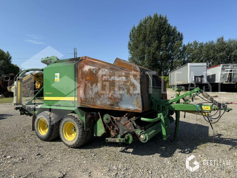 John Deere 744 - Baler bulat: gambar 1 John Deere 744 - Baler bulat: gambar 1