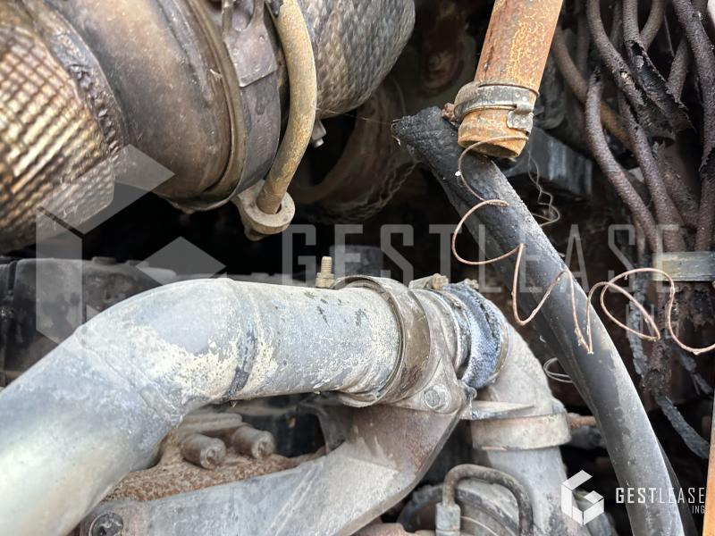 Crawler loader Liebherr LR636: gambar 9 Crawler loader Liebherr LR636: gambar 9