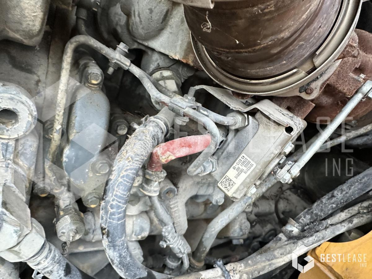 Crawler loader Liebherr LR636: gambar 12 Crawler loader Liebherr LR636: gambar 12