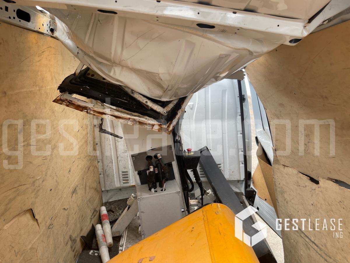 Platform udara yang dipasang di truk Renault MASTER 3 2.3 DCI 125 avec nacelle KLUBB: gambar 8 Platform udara yang dipasang di truk Renault MASTER 3 2.3 DCI 125 avec nacelle KLUBB: gambar 8