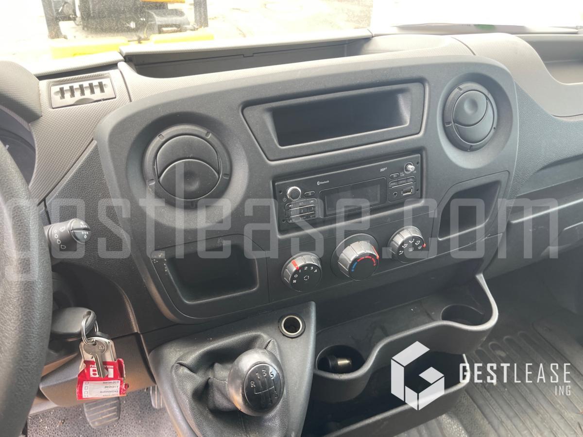 Platform udara yang dipasang di truk Renault MASTER 3 2.3 DCI 125 avec nacelle KLUBB: gambar 11 Platform udara yang dipasang di truk Renault MASTER 3 2.3 DCI 125 avec nacelle KLUBB: gambar 11