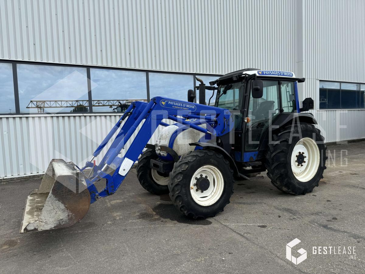 Valtra A72 - Traktor: gambar 1 Valtra A72 - Traktor: gambar 1