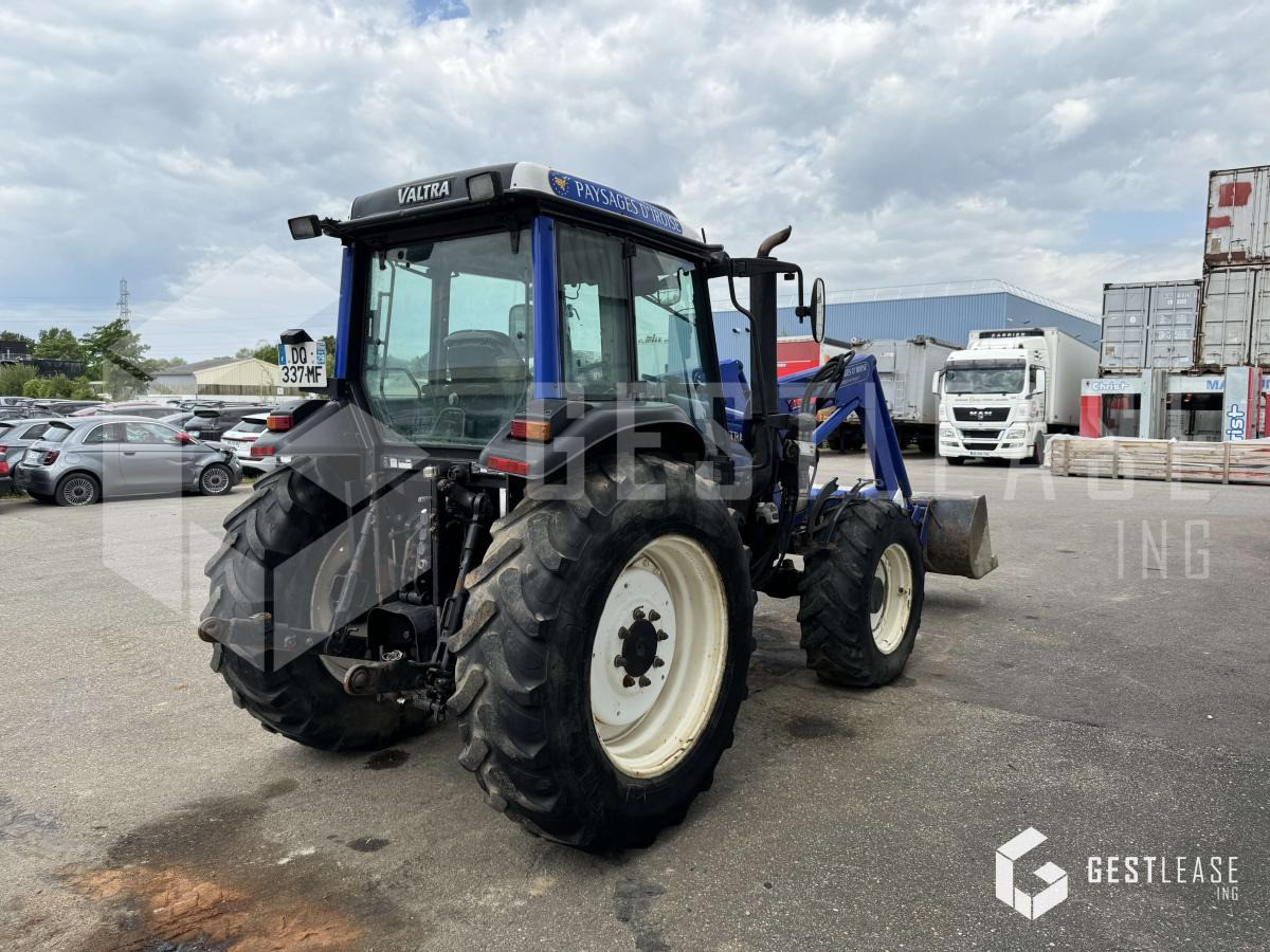 Valtra A72 - Traktor: gambar 3 Valtra A72 - Traktor: gambar 3