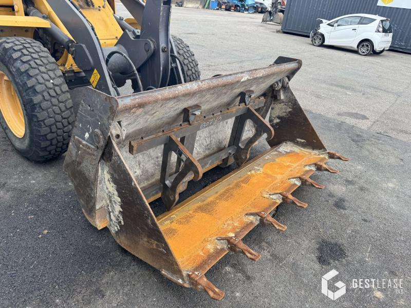 Volvo L30G - Wheel loader: gambar 5 Volvo L30G - Wheel loader: gambar 5