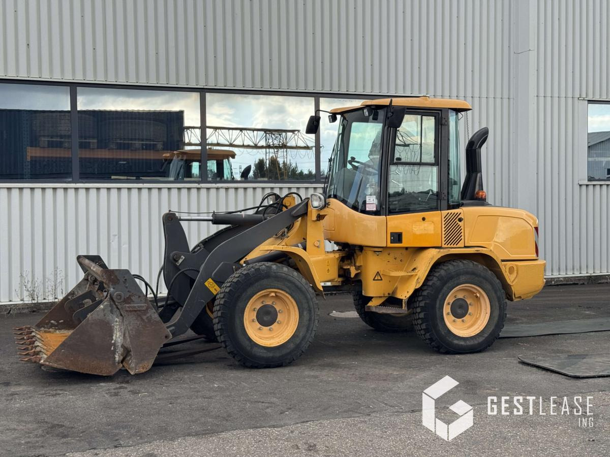 Volvo L30G - Wheel loader: gambar 1 Volvo L30G - Wheel loader: gambar 1