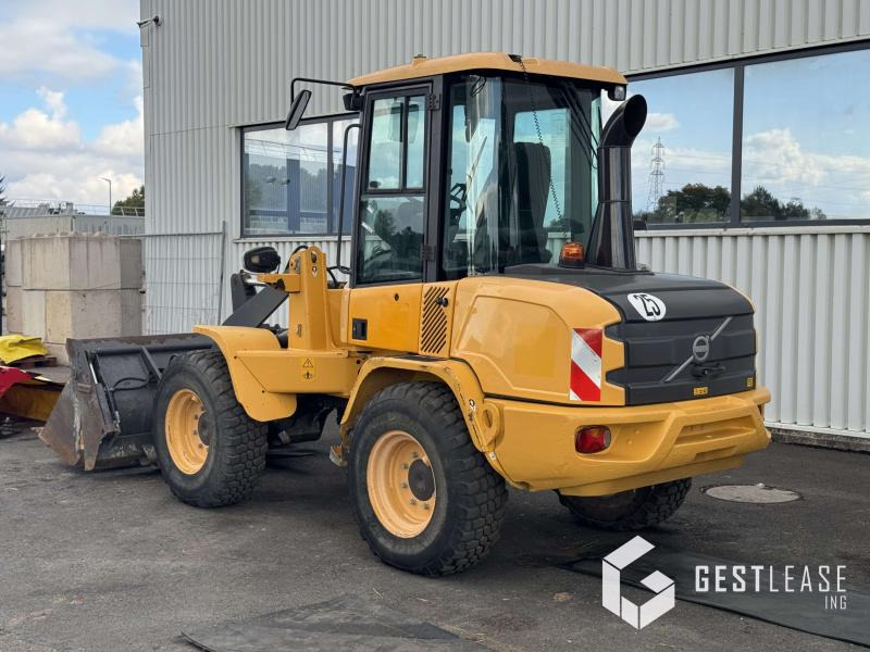 Volvo L30G - Wheel loader: gambar 2 Volvo L30G - Wheel loader: gambar 2