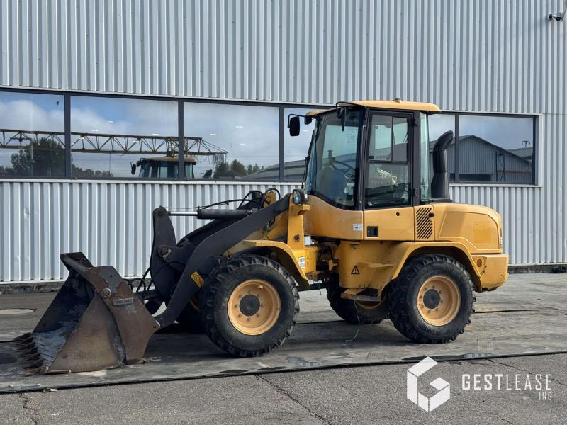 Volvo L30G - Wheel loader: gambar 1 Volvo L30G - Wheel loader: gambar 1