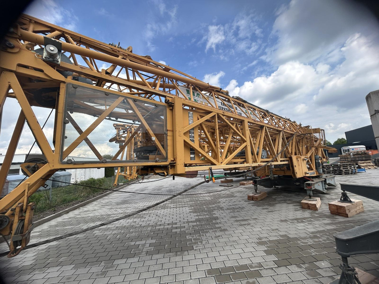 Liebherr 71k - Derek menara: gambar 2 Liebherr 71k - Derek menara: gambar 2