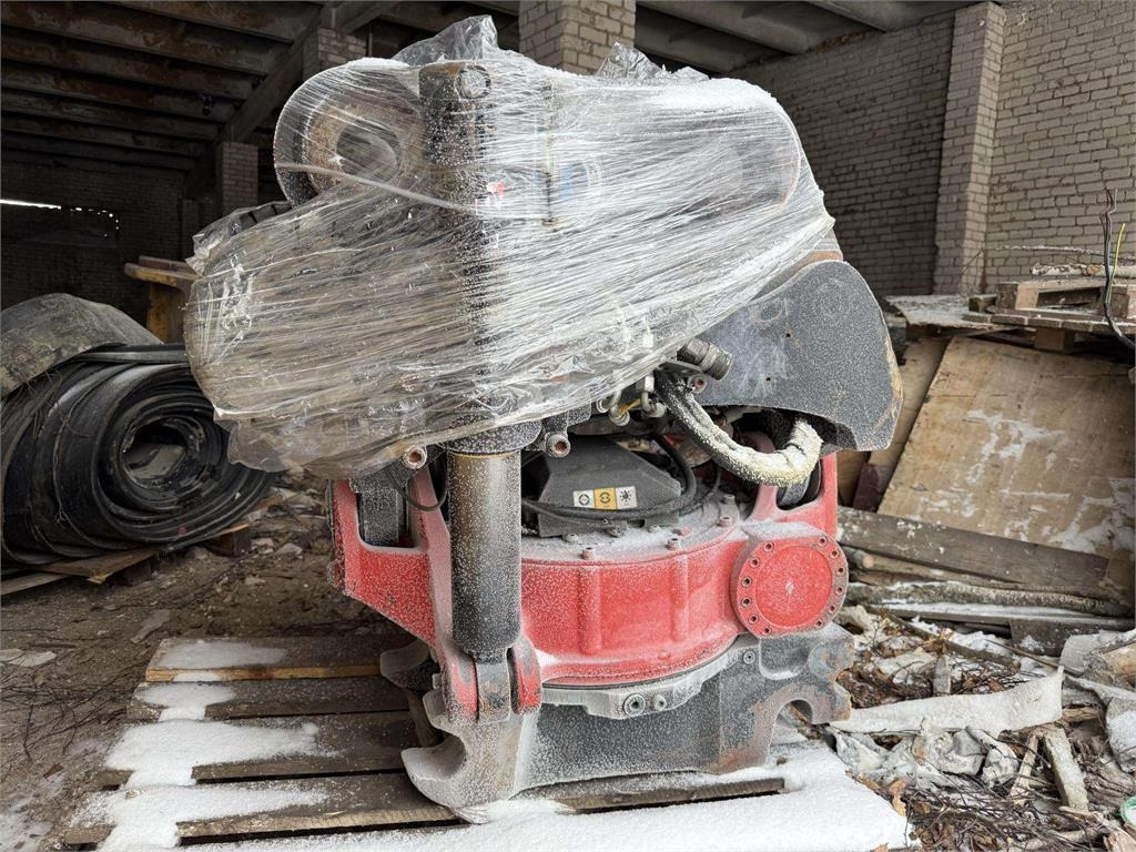 CAT 323 ROTOTILT R8 - Ekskavator perayap: gambar 2 CAT 323 ROTOTILT R8 - Ekskavator perayap: gambar 2