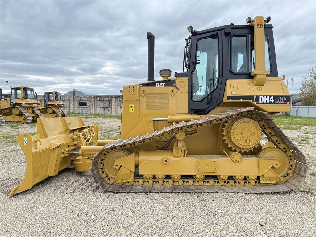CAT D4H LGP - Bulldozer: gambar 3 CAT D4H LGP - Bulldozer: gambar 3