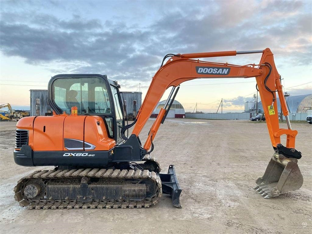 Doosan DX 60 C - Ekskavator mini: gambar 3 Doosan DX 60 C - Ekskavator mini: gambar 3