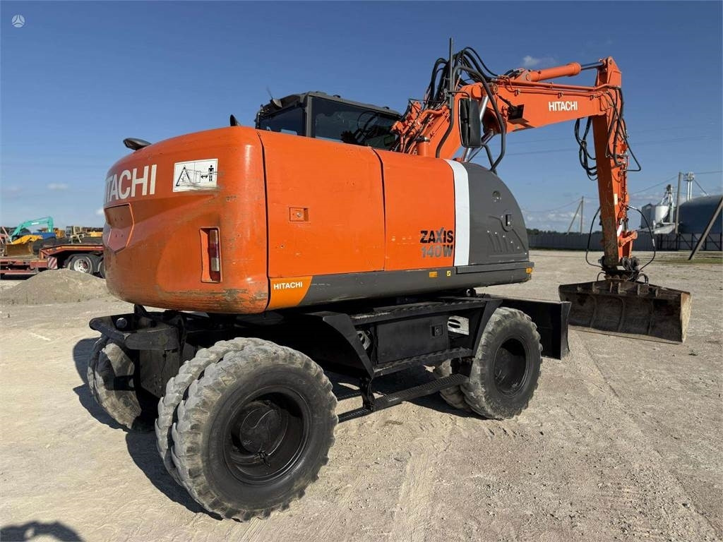 Hitachi ZX 140 W - Ekskavator roda: gambar 4 Hitachi ZX 140 W - Ekskavator roda: gambar 4