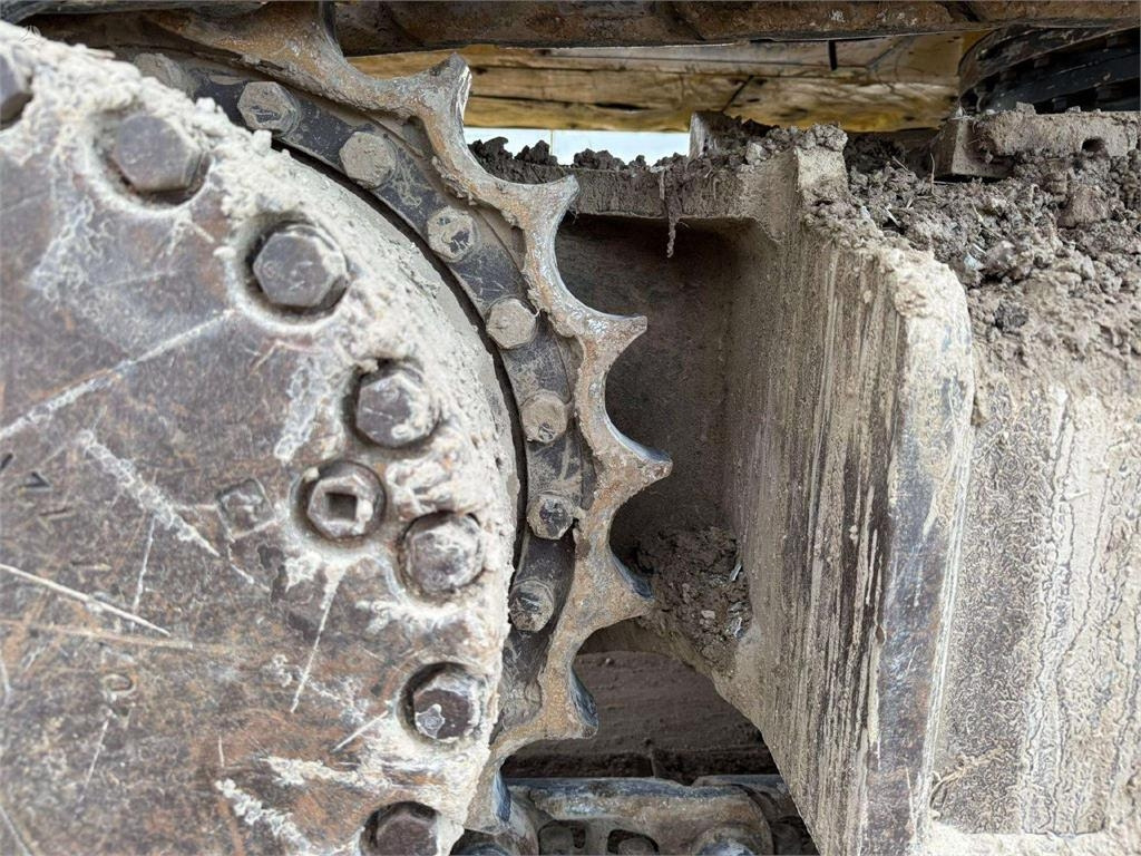 Ekskavator perayap Komatsu PC 360 LC-10: gambar 15