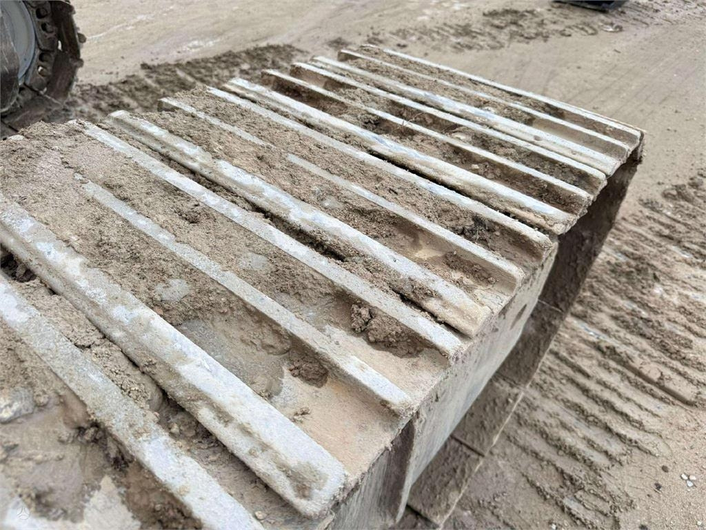 Ekskavator perayap Komatsu PC 360 LC-10: gambar 12