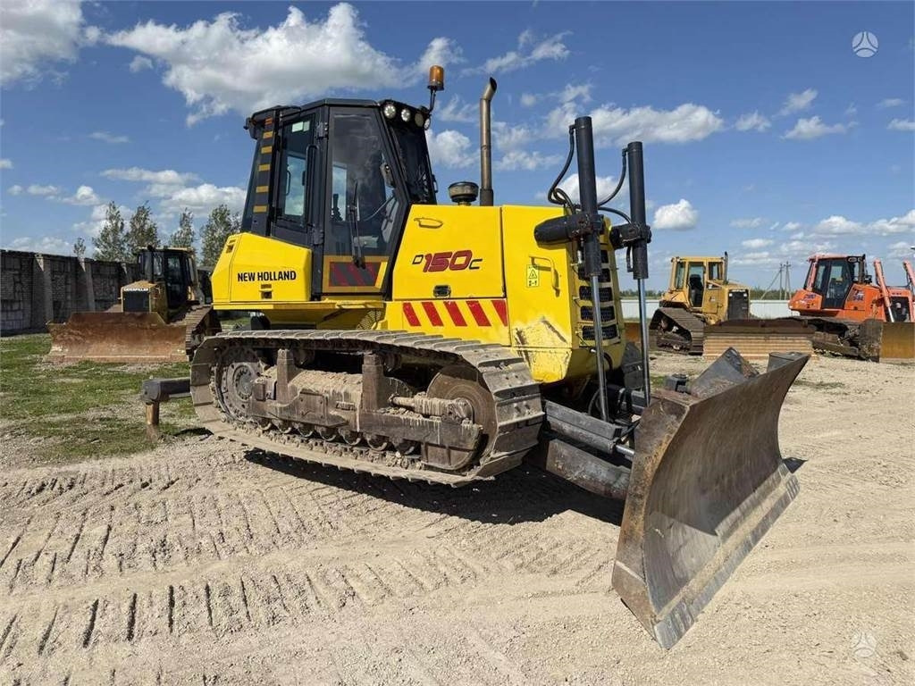 New Holland D150C Ripper - Bulldozer: gambar 3 New Holland D150C Ripper - Bulldozer: gambar 3