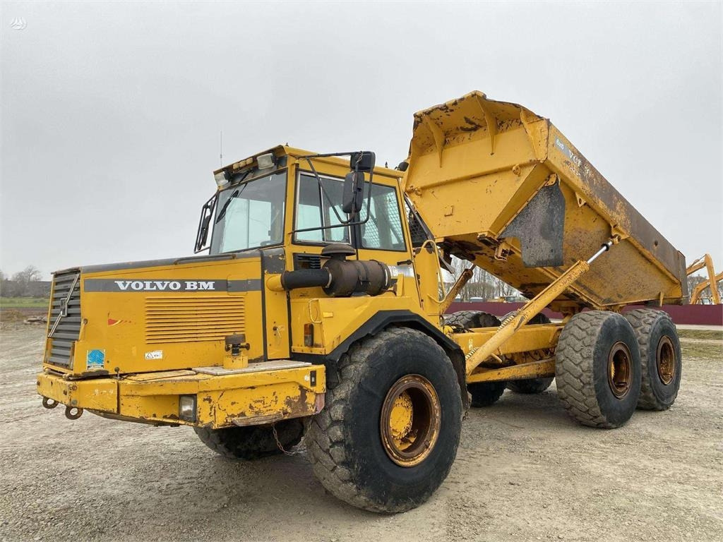Volvo A25C - Tempat sampah artikulasi: gambar 1 Volvo A25C - Tempat sampah artikulasi: gambar 1