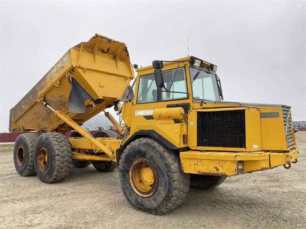 Volvo A25C , Nr.6 - Tempat sampah artikulasi: gambar 1 Volvo A25C , Nr.6 - Tempat sampah artikulasi: gambar 1