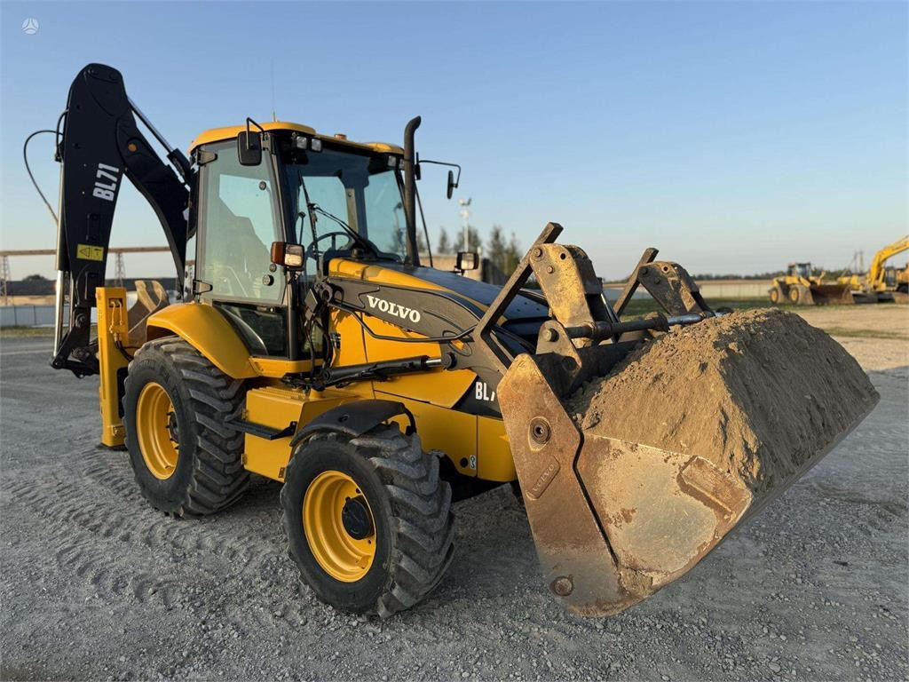 Volvo BL 71 - Backhoe loader: gambar 1 Volvo BL 71 - Backhoe loader: gambar 1