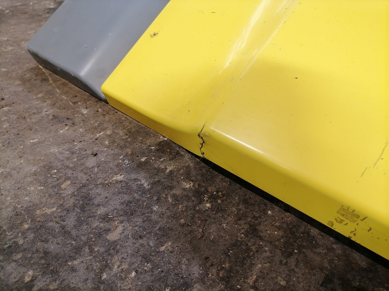 DAF DAF kabiini tuulesuunaja, vasak külg 1740449 - Aerodinamika/ Spoiler untuk Truk: gambar 2 DAF DAF kabiini tuulesuunaja, vasak külg 1740449 - Aerodinamika/ Spoiler untuk Truk: gambar 2