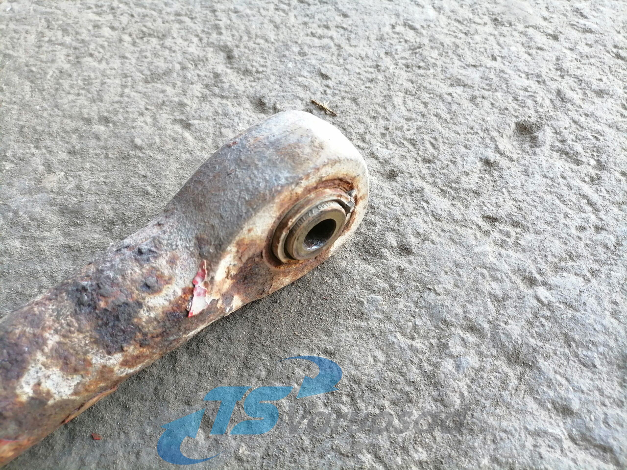 MAN Anti-roll bar 81437156074 - Bar anti-gulung untuk Truk: gambar 2 MAN Anti-roll bar 81437156074 - Bar anti-gulung untuk Truk: gambar 2